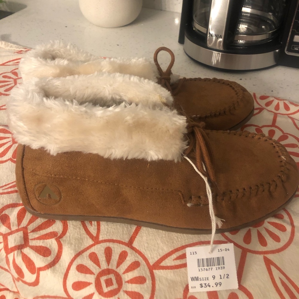 Brand New Airwalk Moccasin Boots